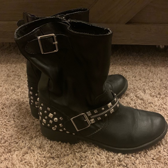 Black studded boots - Picture 2 of 3